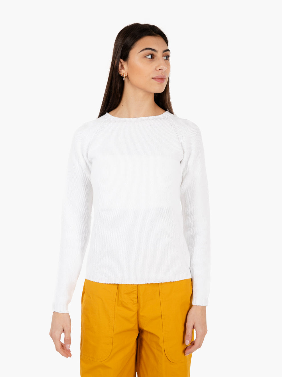 Rice stitch sweater with white boat neckline