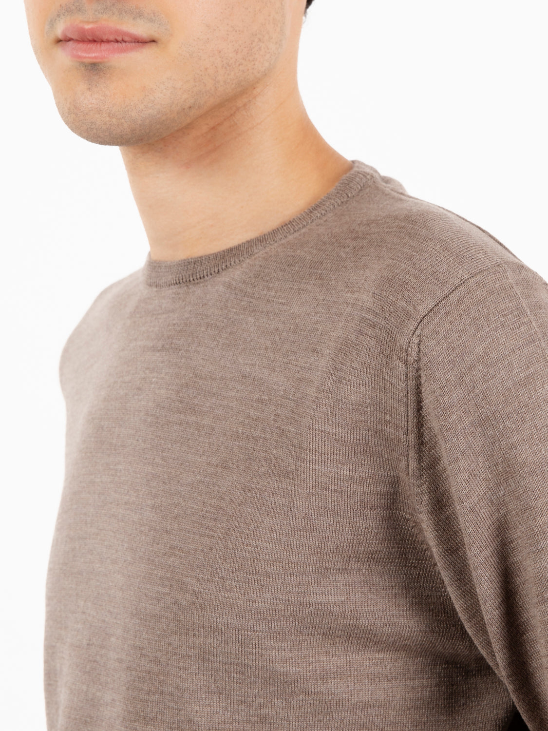 Maglione rasato girocollo noce