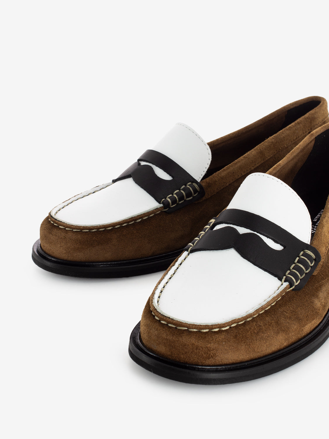 Havana / white two-tone moccasins