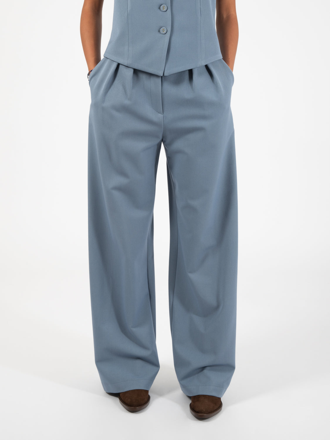 Pantalone a palazzo con doppia pence azzurro polvere