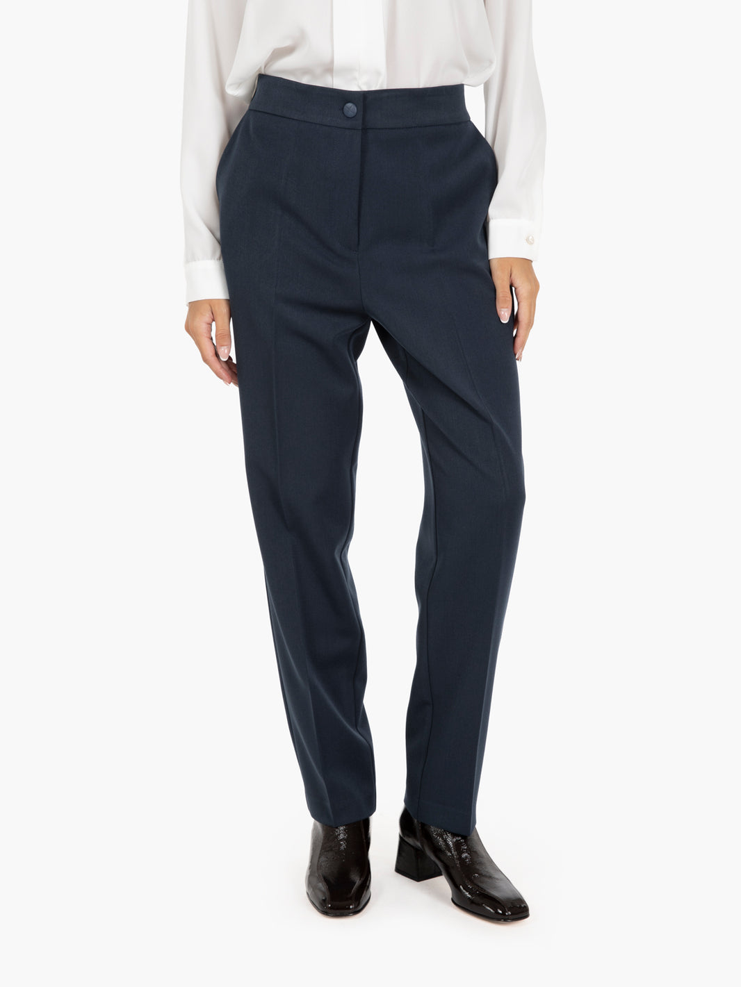 Capri pants with blue elastic