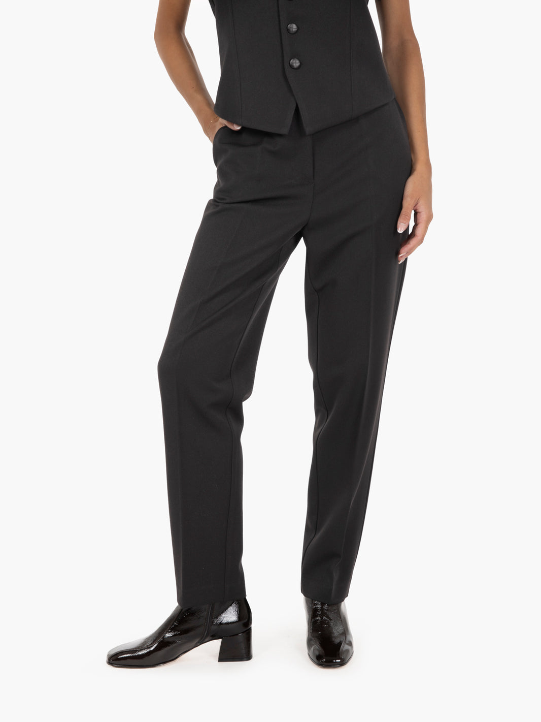 Capri pants with black elastic