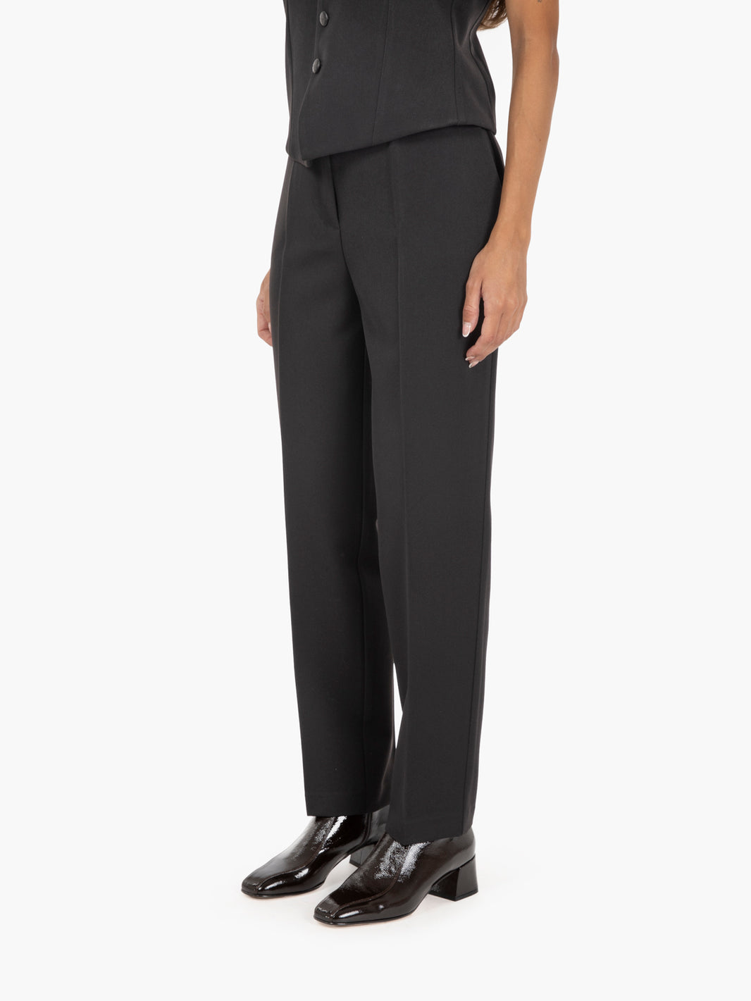 Capri pants with black elastic