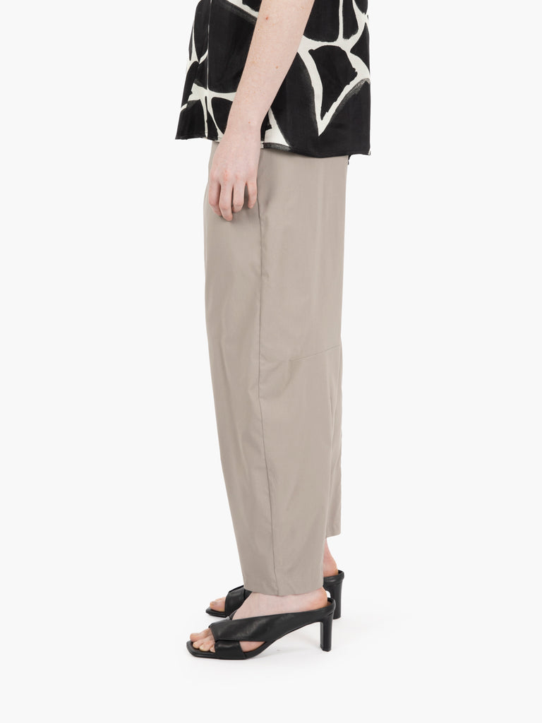 STIMM - Pantaloni carrot fit sand