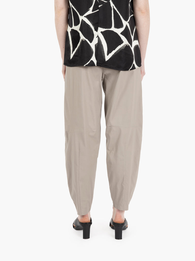 STIMM - Pantaloni carrot fit sand