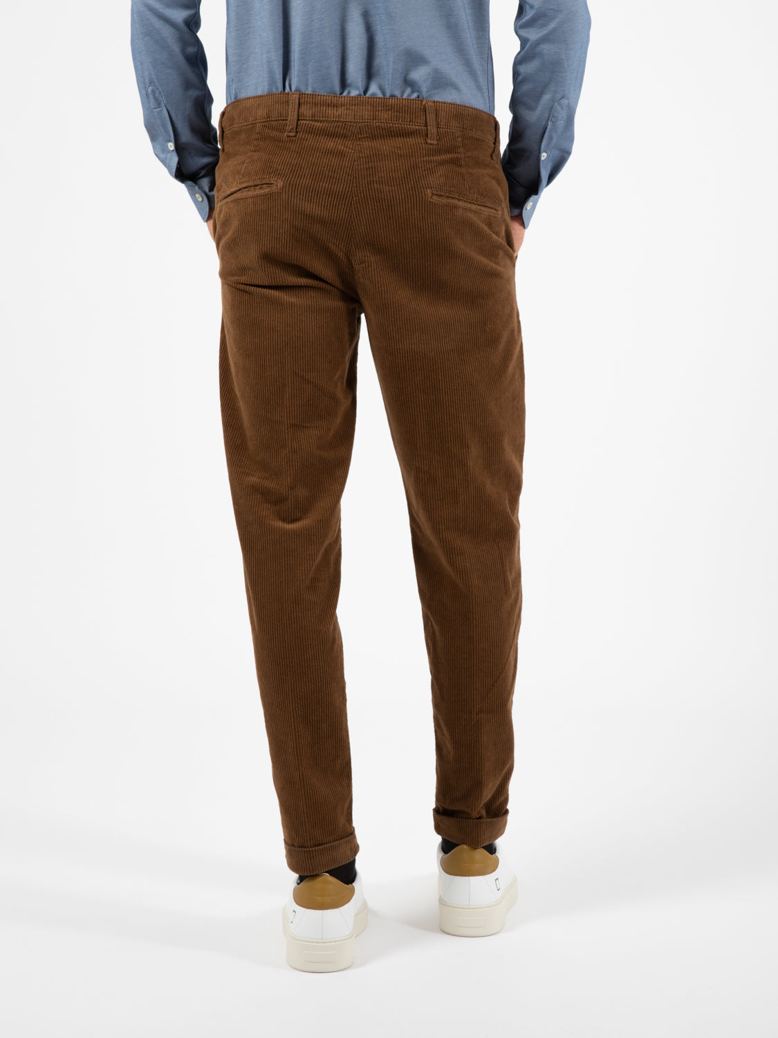 Pantaloni in velluto a coste caramello
