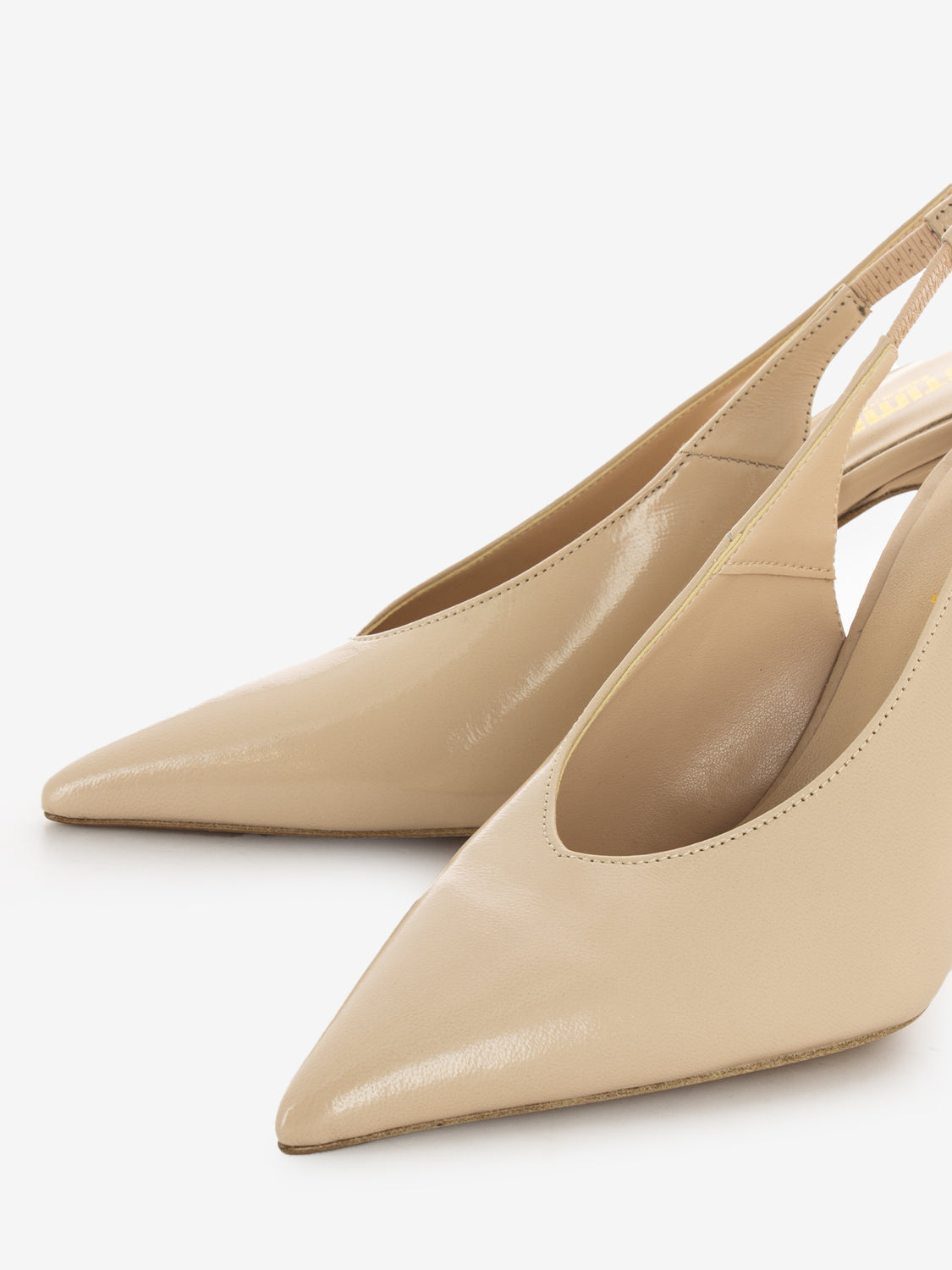 Slingback in pelle lucida sabbia