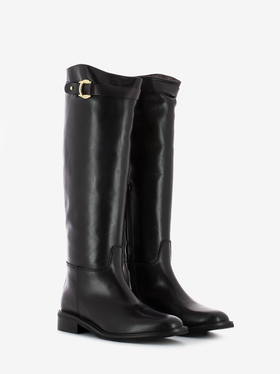 Boot with dark brown strap