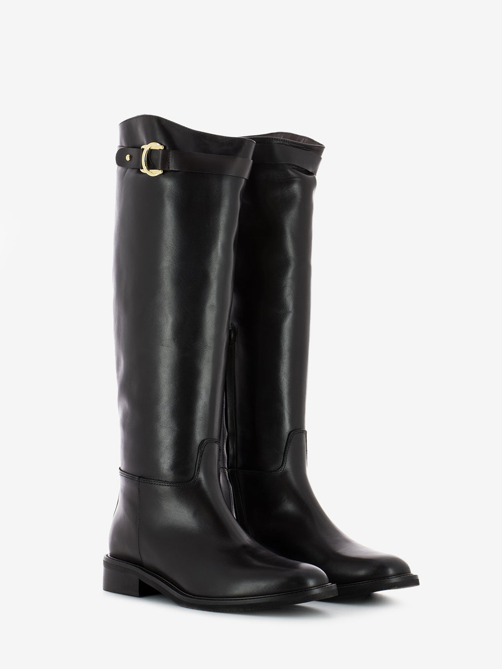 Boot with dark brown strap