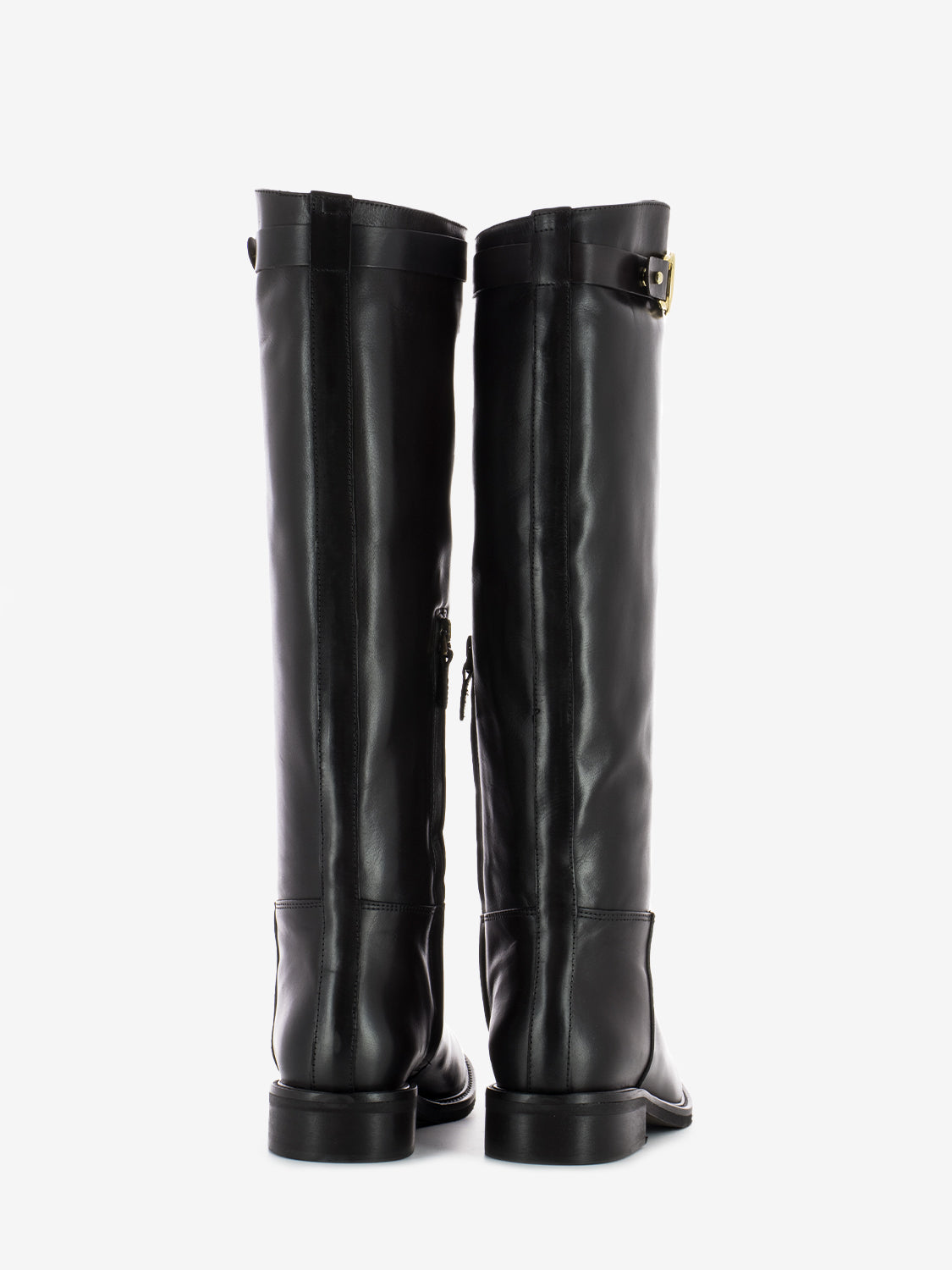 Boot with dark brown strap