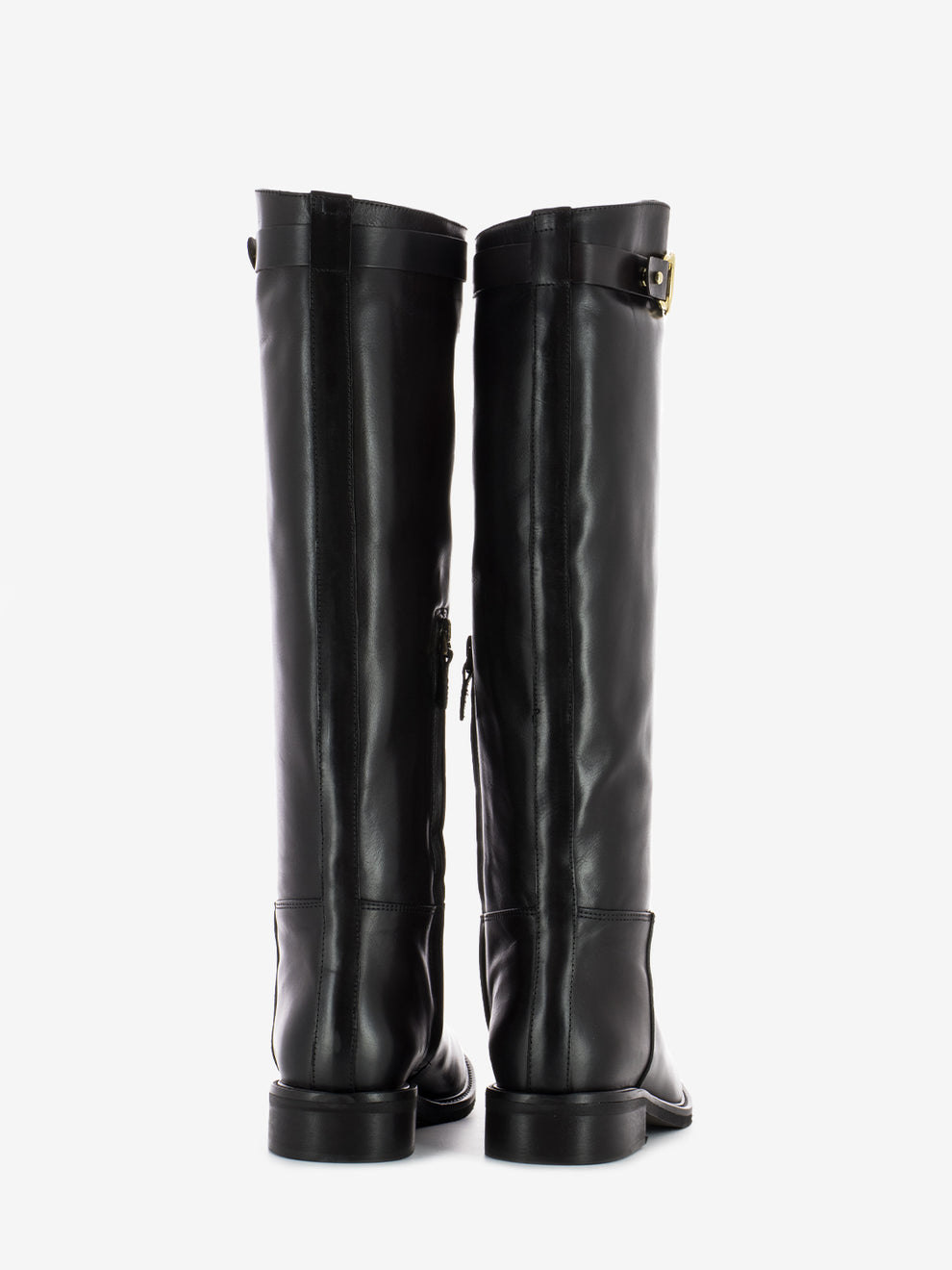Boot with dark brown strap
