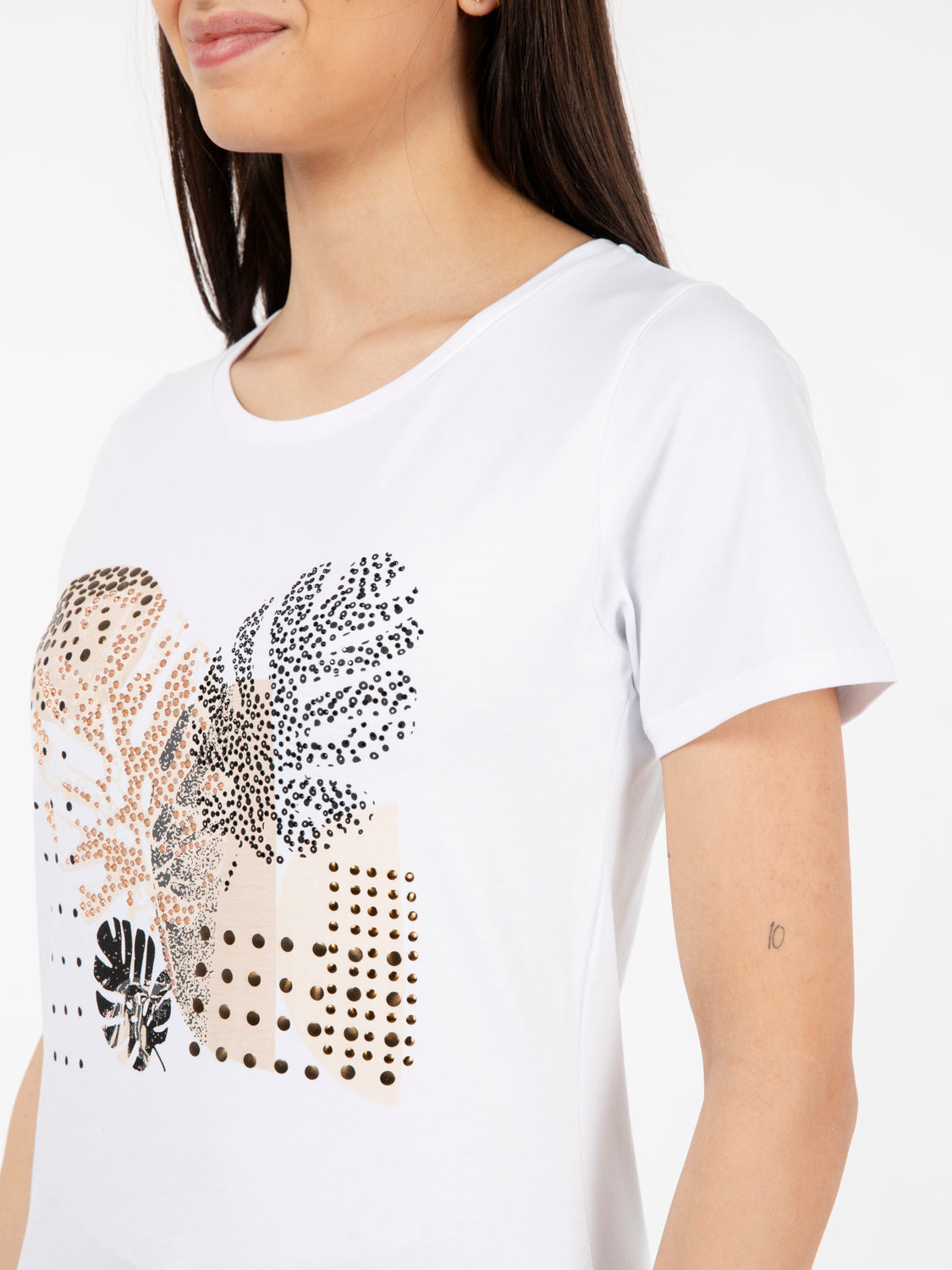 White/beige leaves and rhinestone crew neck T-shirt
