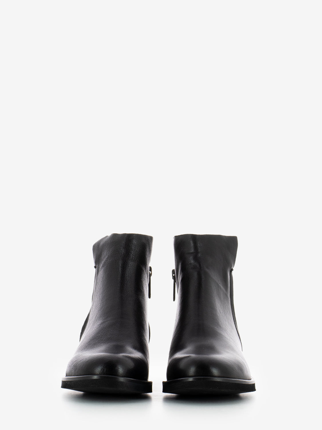 Tronchetto in pelle con zip nero