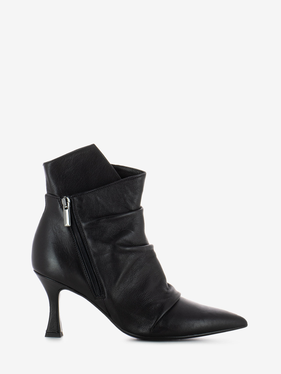 Tronchetto in pelle nera con zip