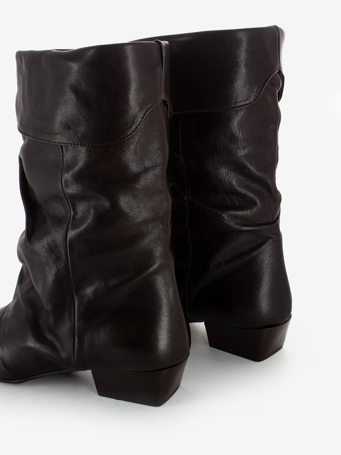 Stivaletto in pelle effetto slouchy