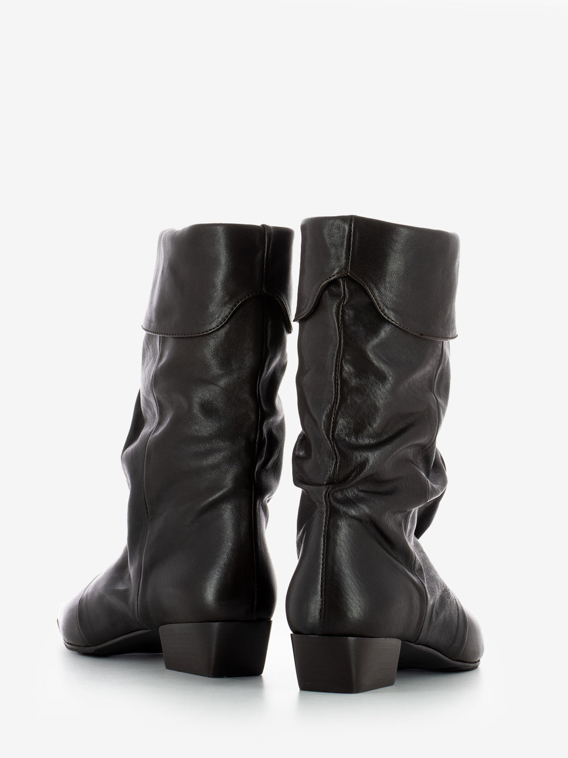 Stivaletto in pelle effetto slouchy