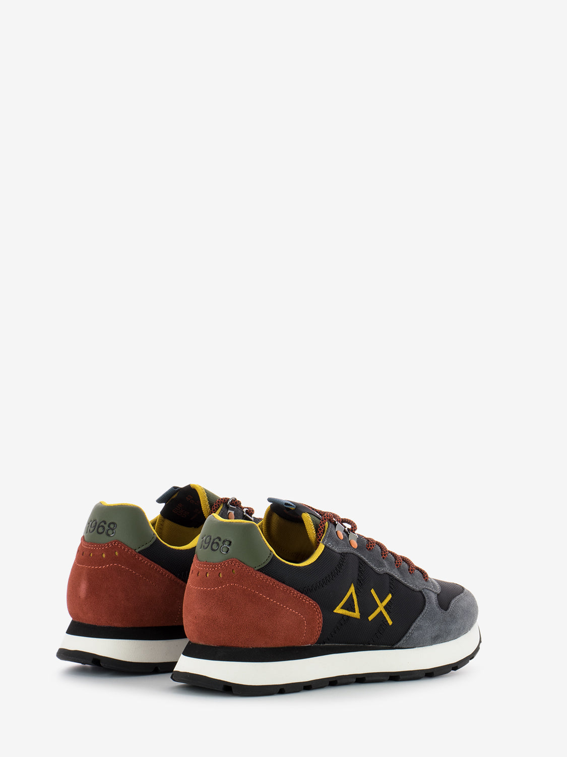 Tom Goes Camping black sneakers
