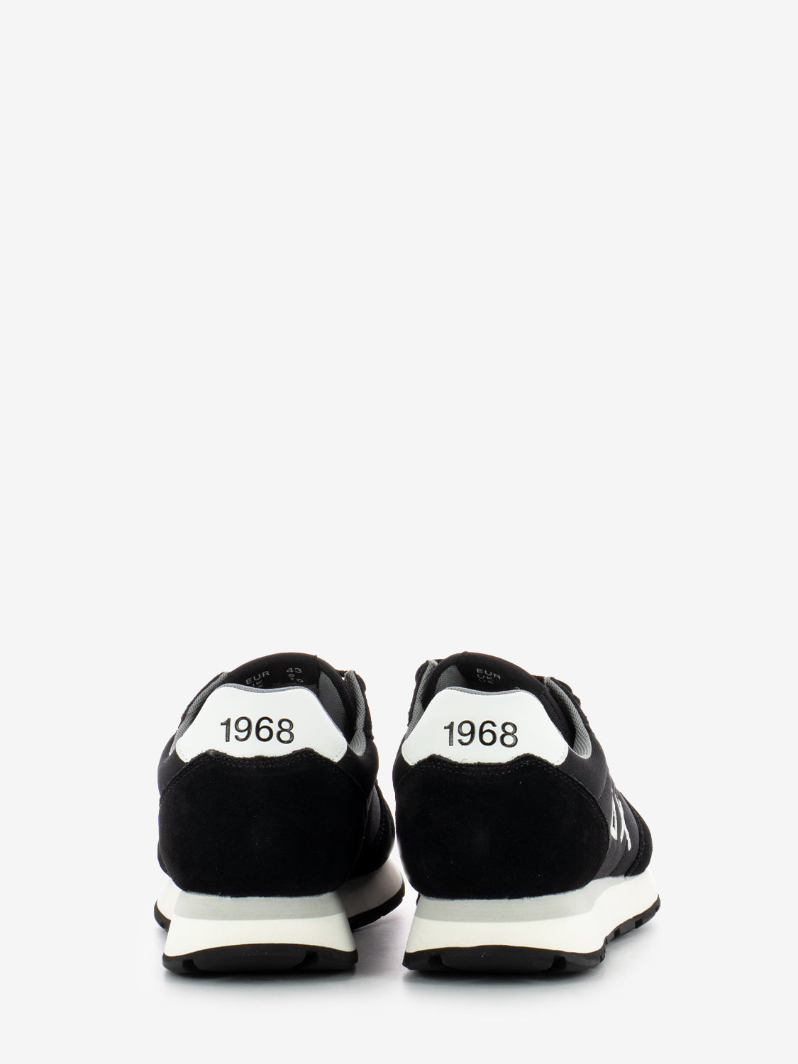 Tom solid black sneakers