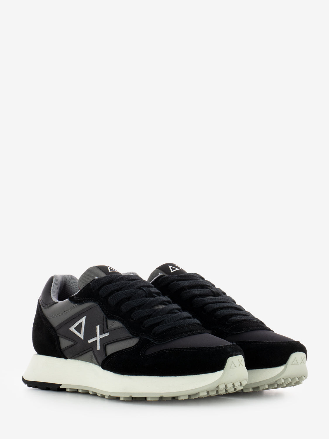 Black two-tone Jaki