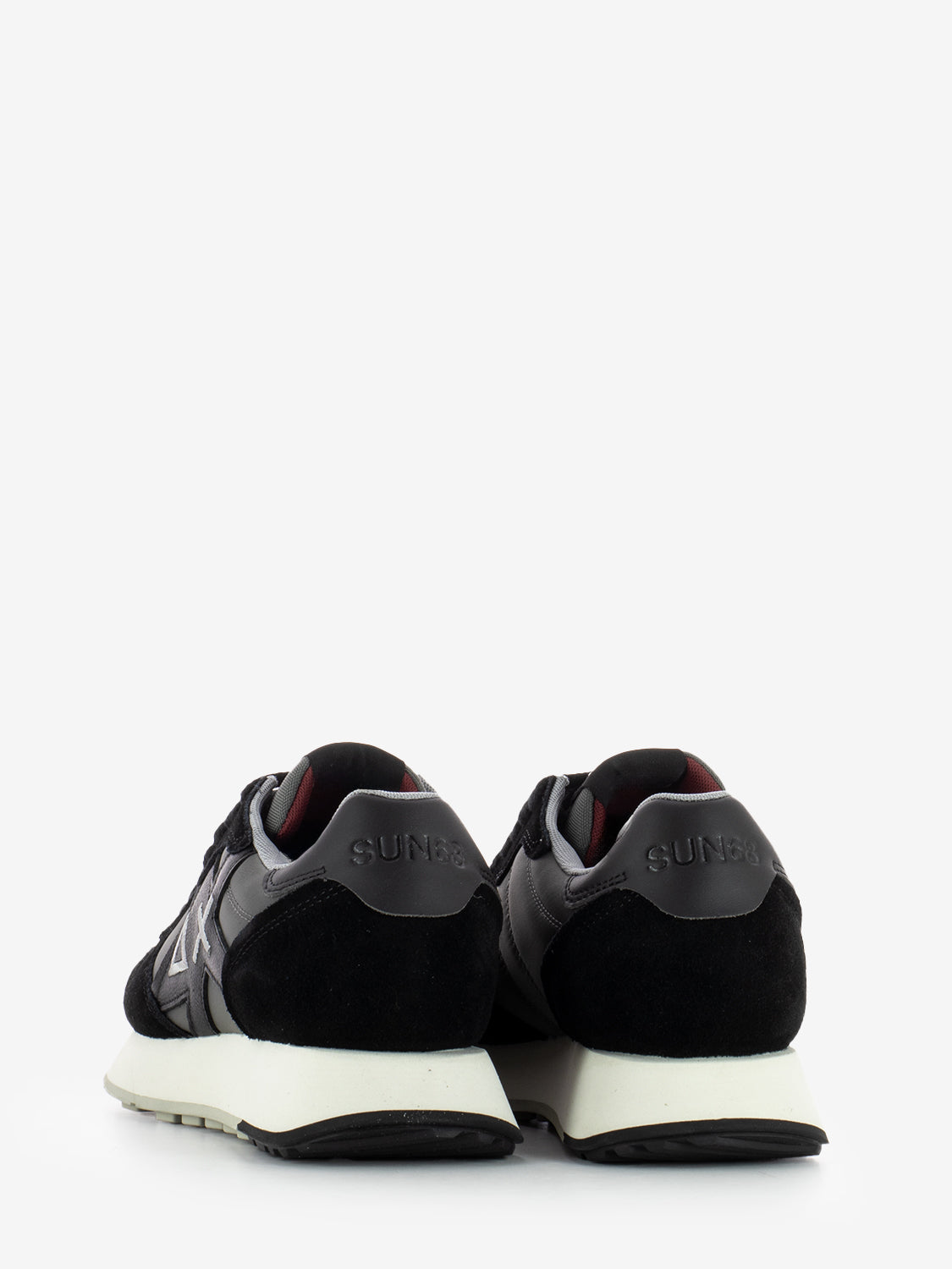 Black two-tone Jaki