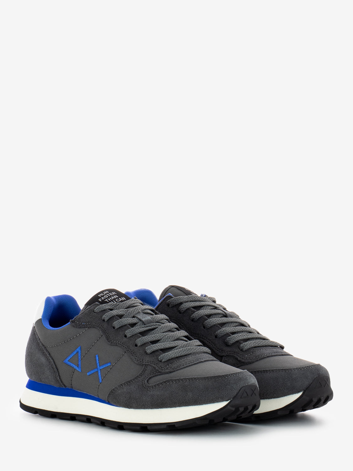 Tom solid grey sneakers