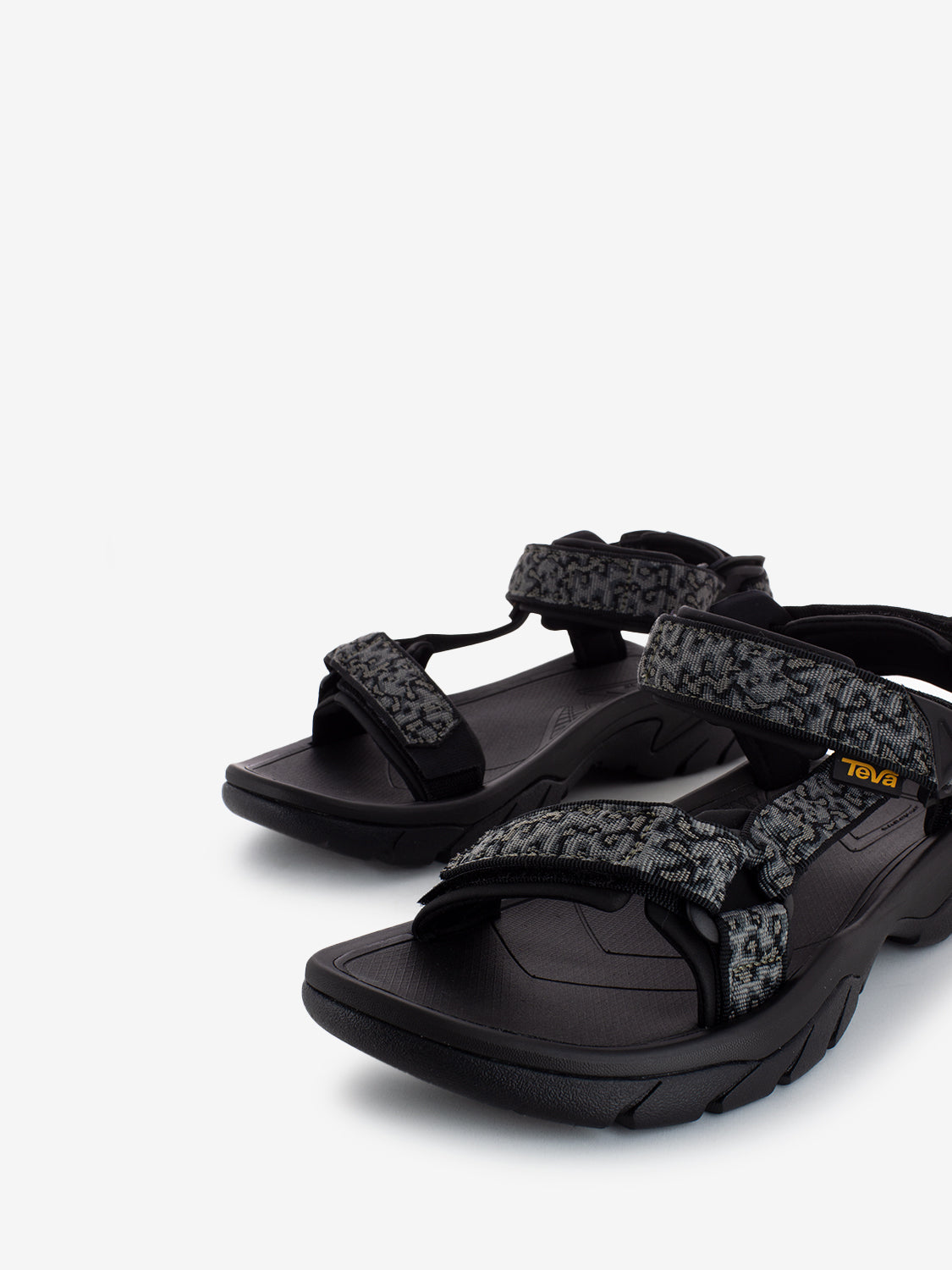 M Terra Fi 5 Magma black / grey