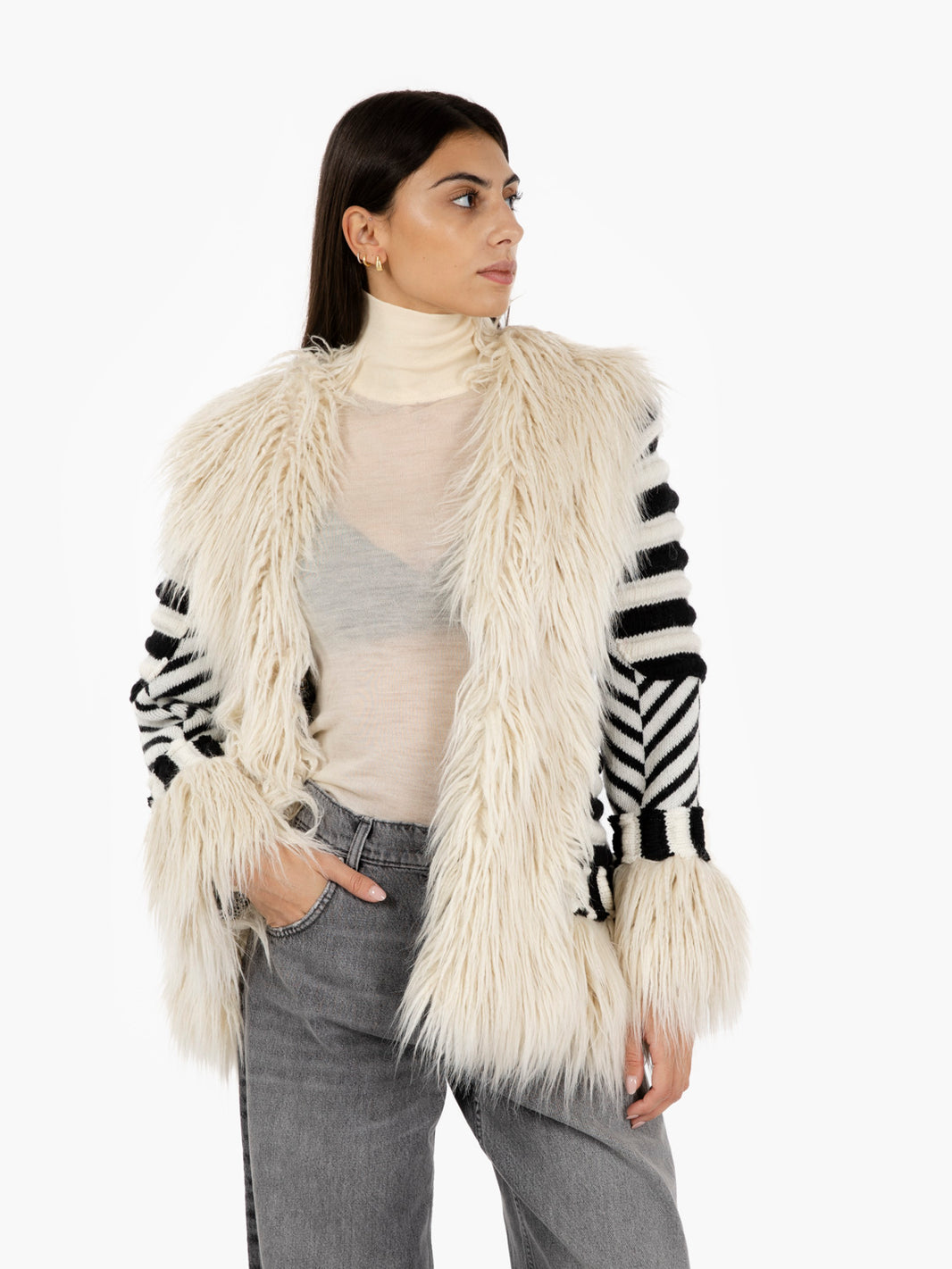 Elenore coat with white / black fur