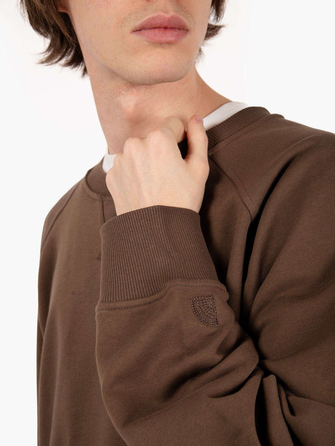 M logo relaxed crew smokey brown
