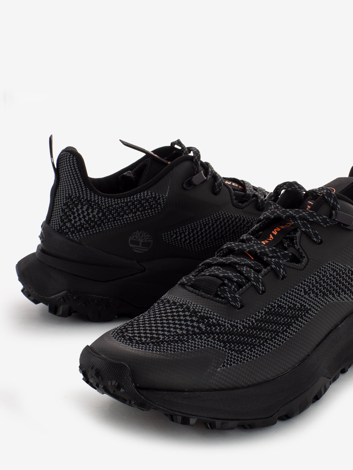 Motion Access low lace sneaker blackout knit