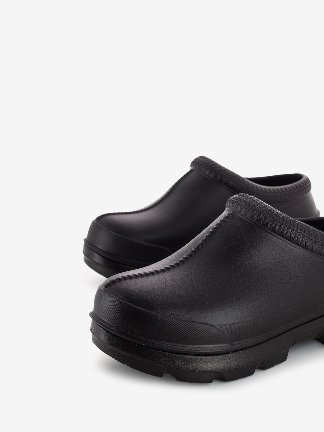 W' Tasman X black slipper