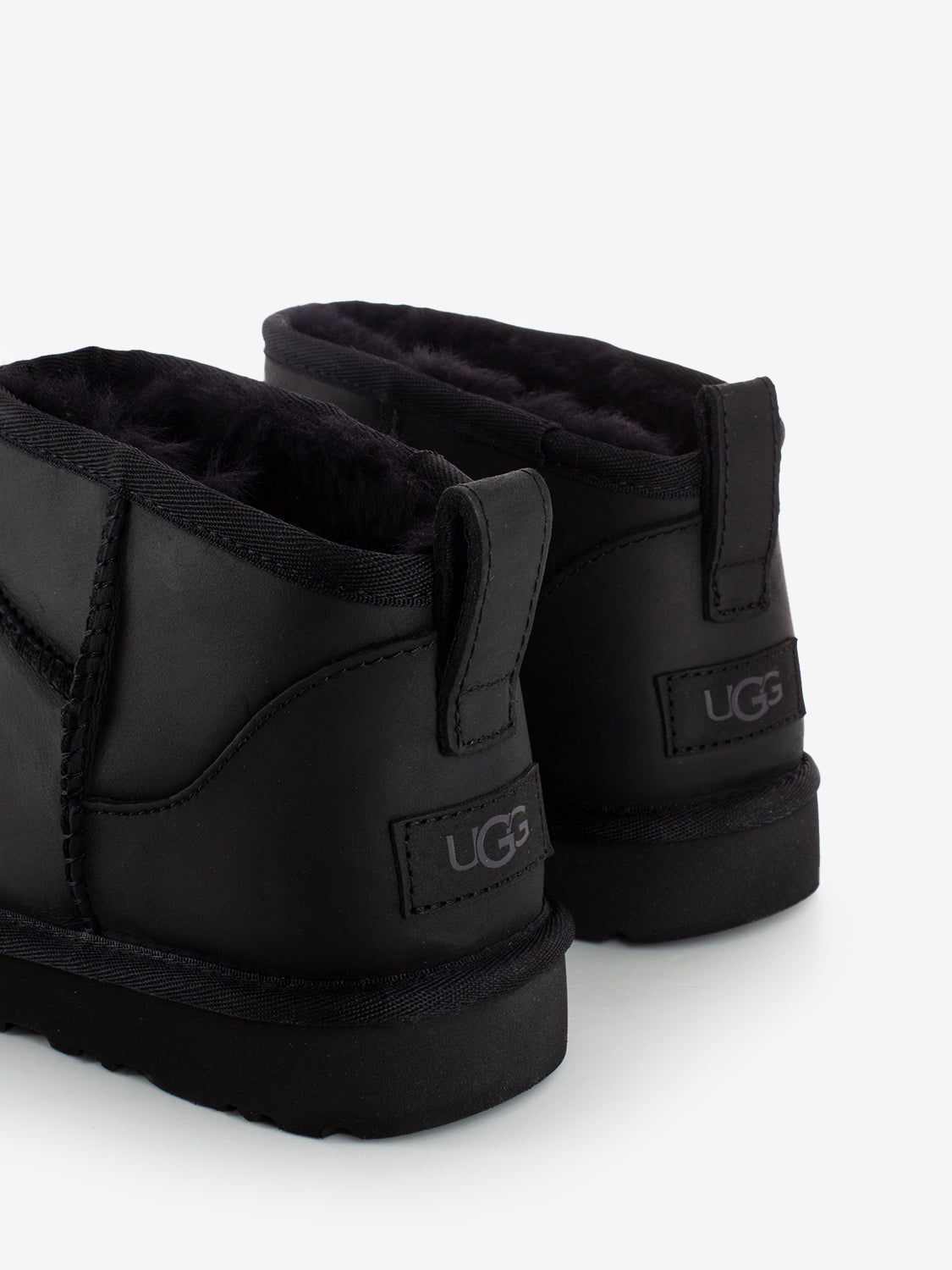 W Classic Ultra Mini leather black