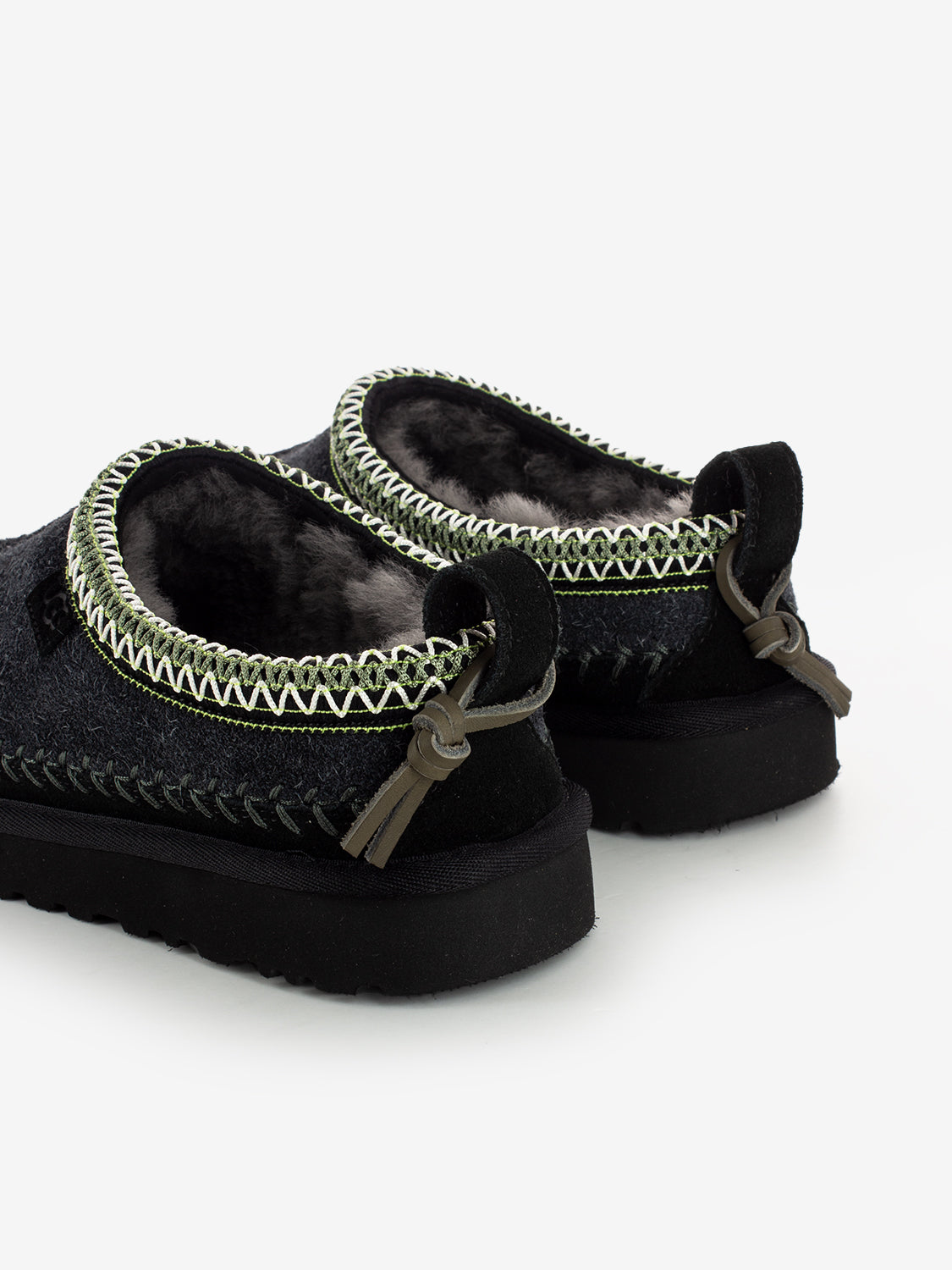 W Tasman Biarritz rocky black