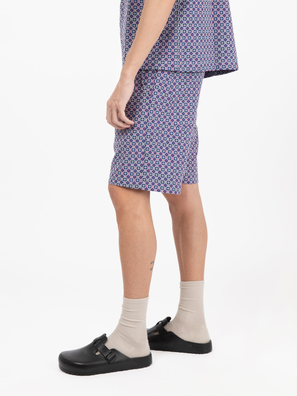 Lumber shorts navy tile