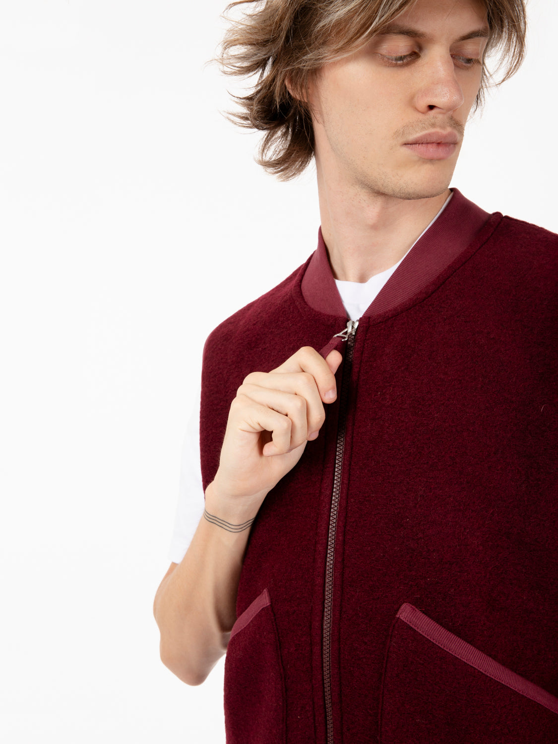 Zip waistcoat in lovat wool fleece deep red