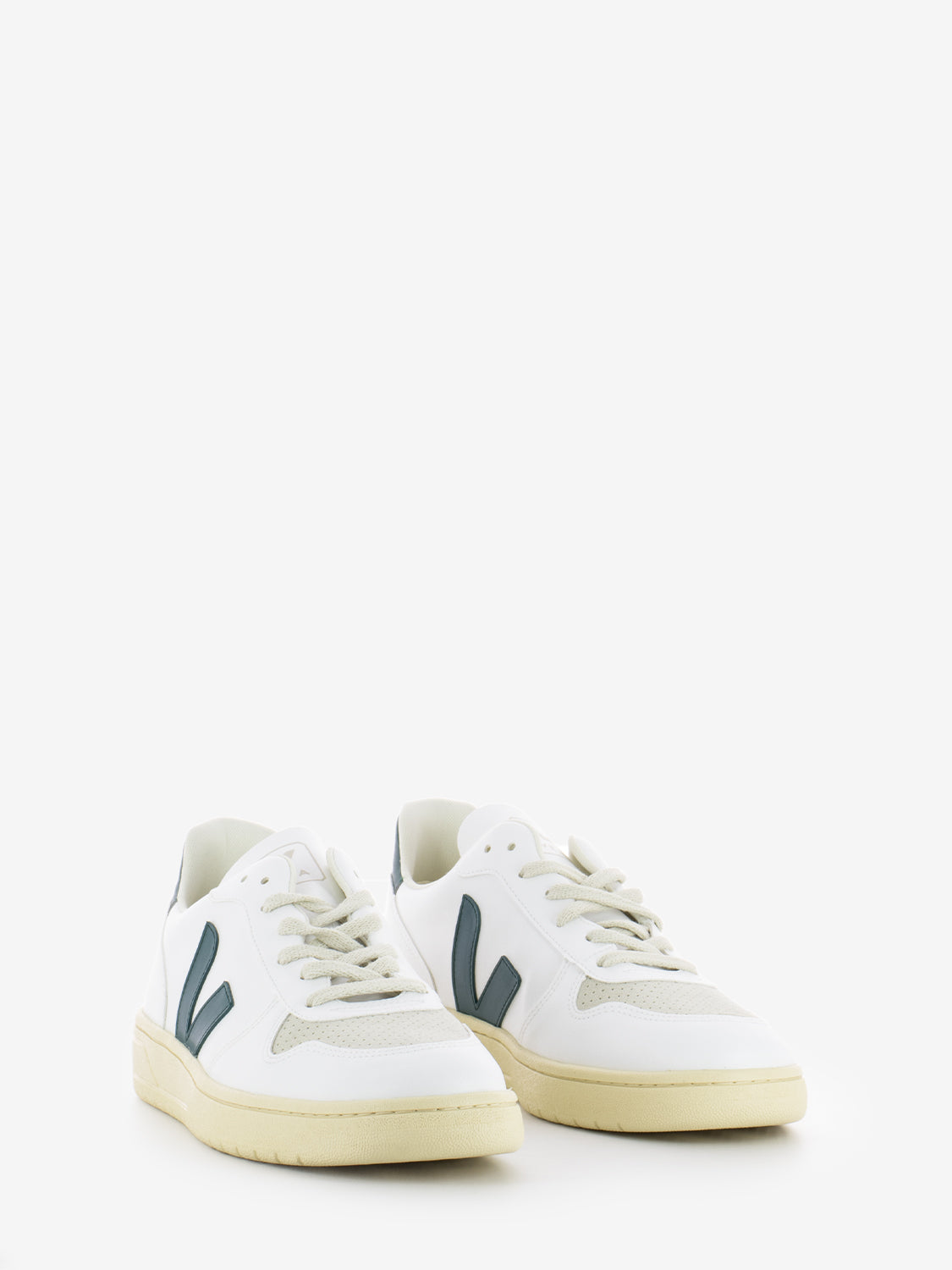 V-10 cwl white / brittany