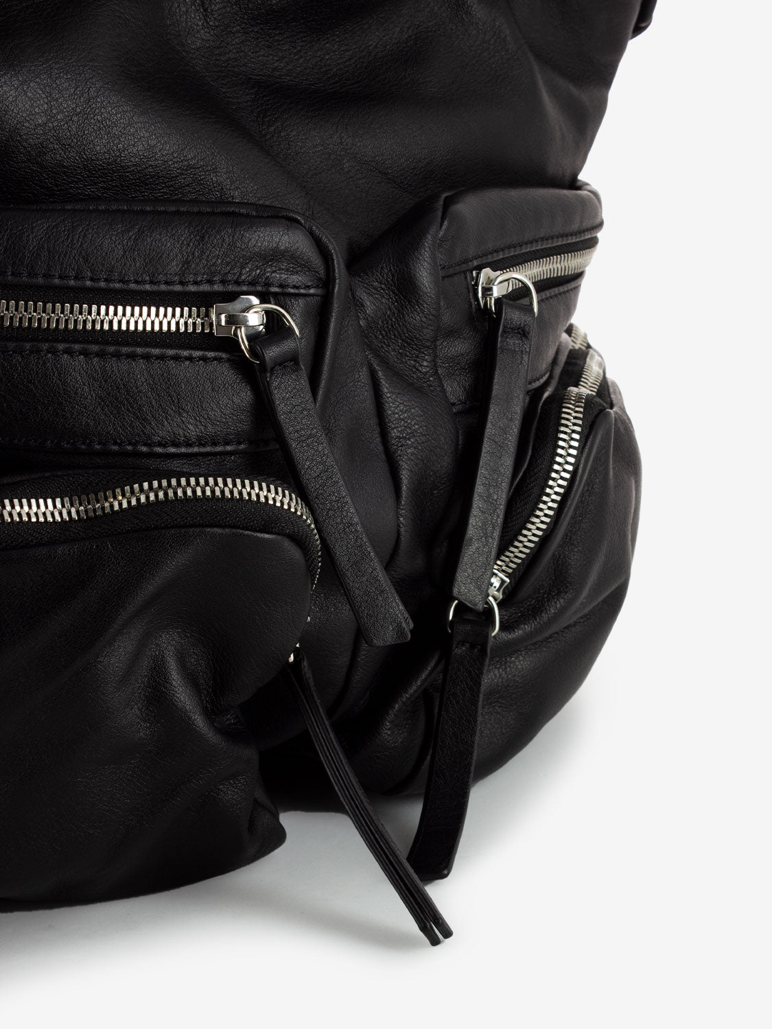 Borsa a spalla con tasche esterne in pelle nera
