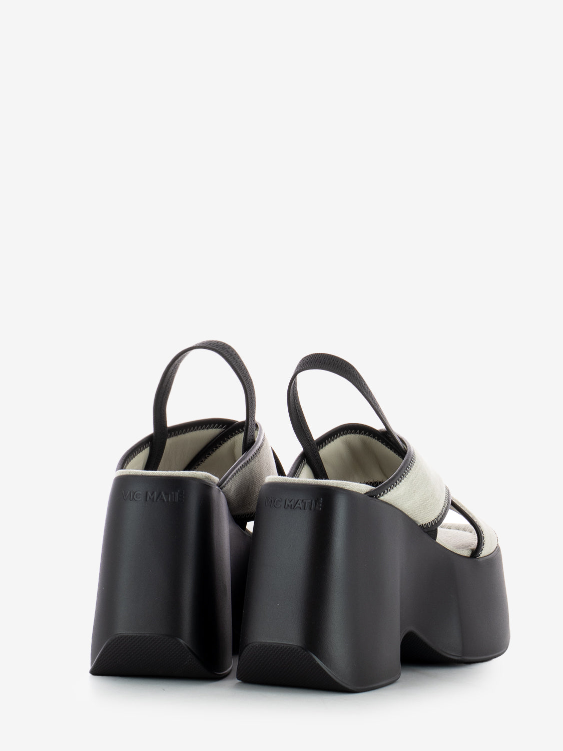 Sandali con zeppa fasce intrecciate grigio / nero