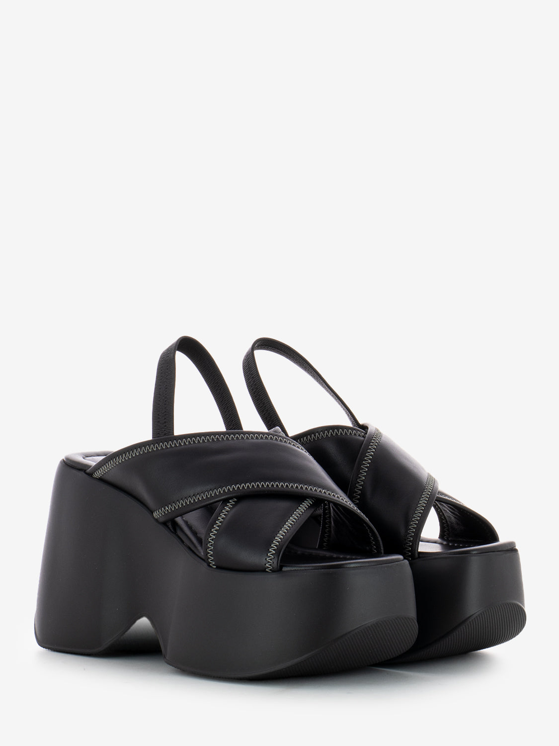 Sandali con zeppa fasce intrecciate in pelle nero