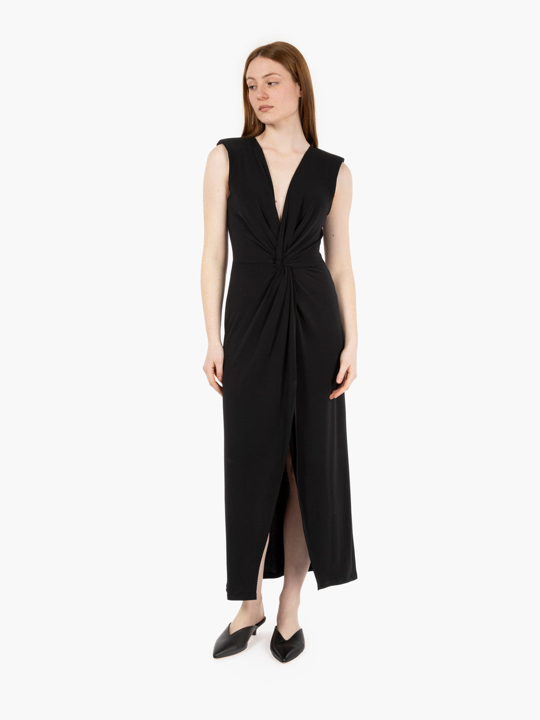 Black sleeveless dress