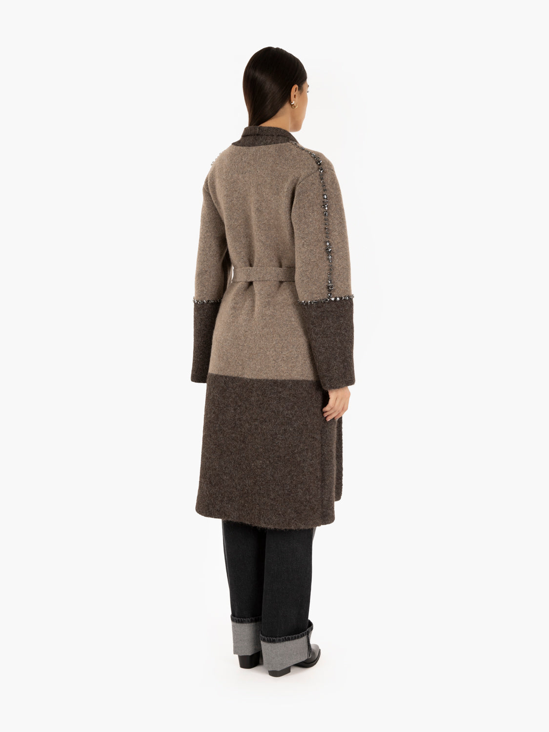 Knitted coat with dark brown applications