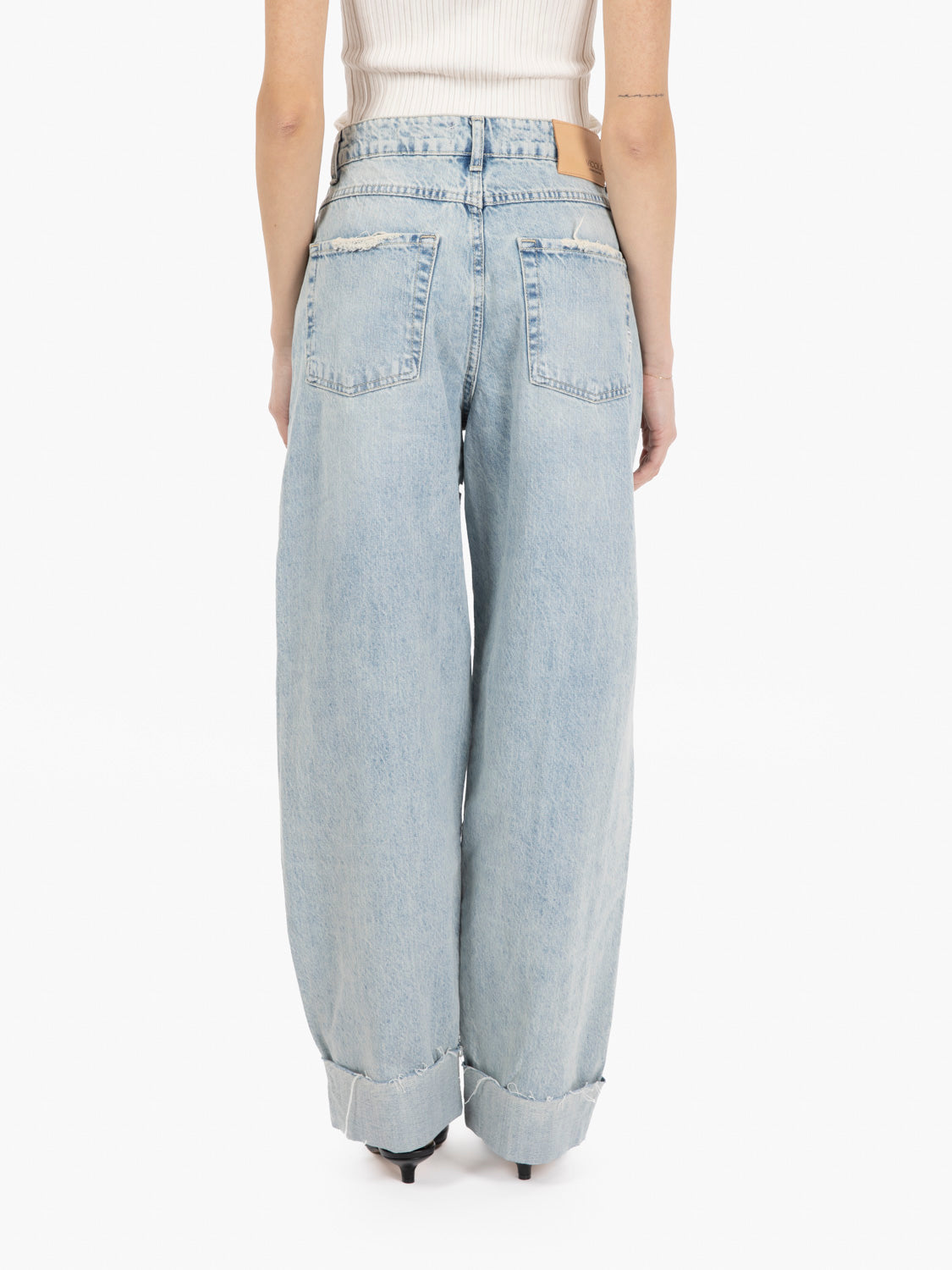 Jeans barrel Phoebe con risvolto azzurro