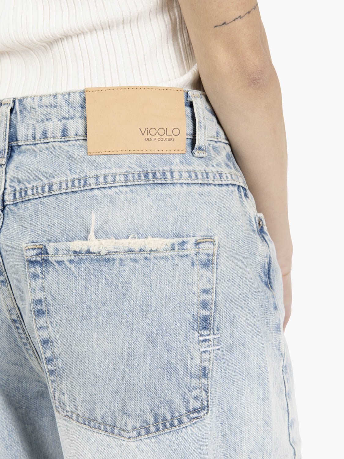 Jeans barrel Phoebe con risvolto azzurro