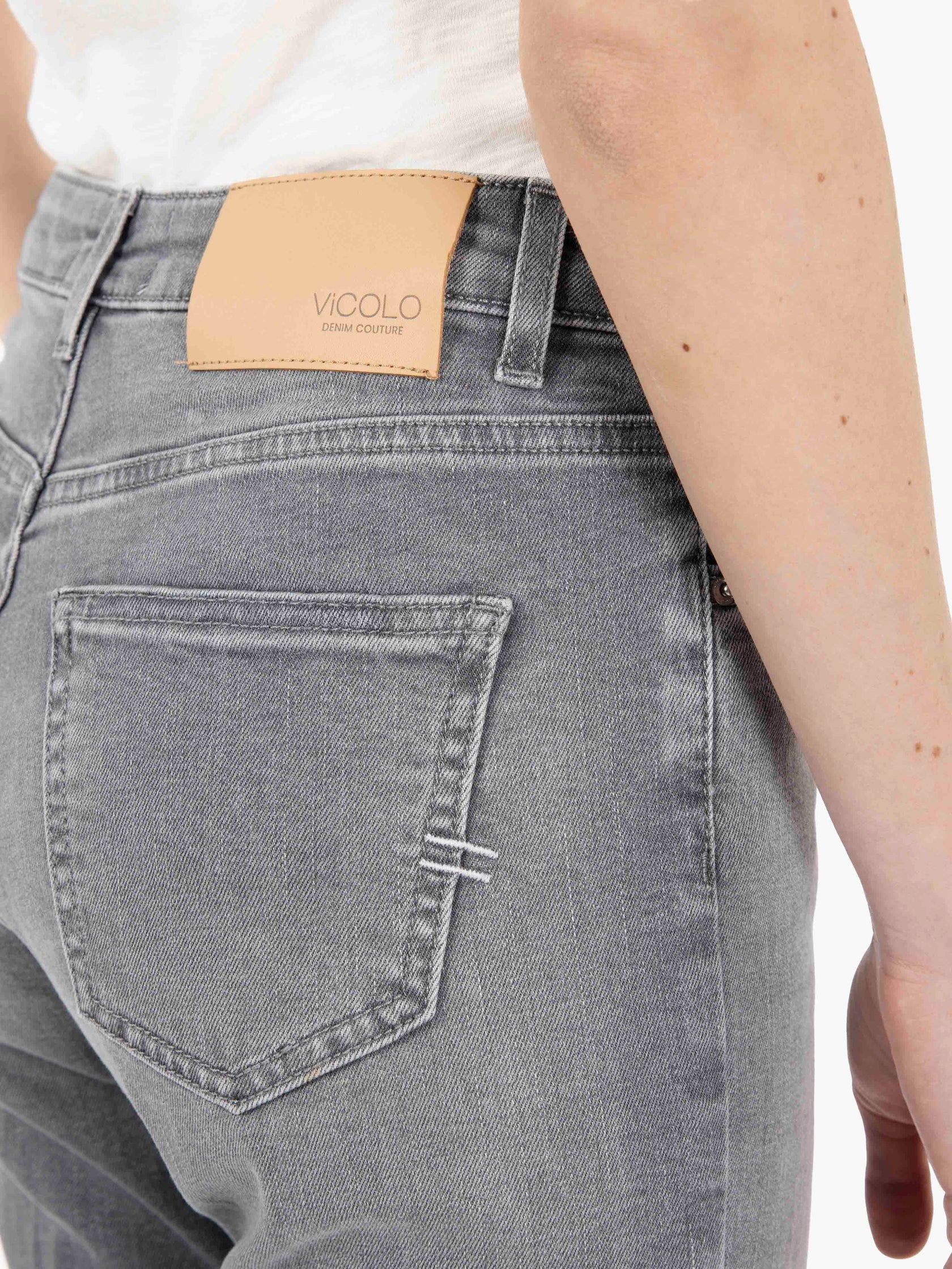 Giselle jeans with trumpet in grey denim