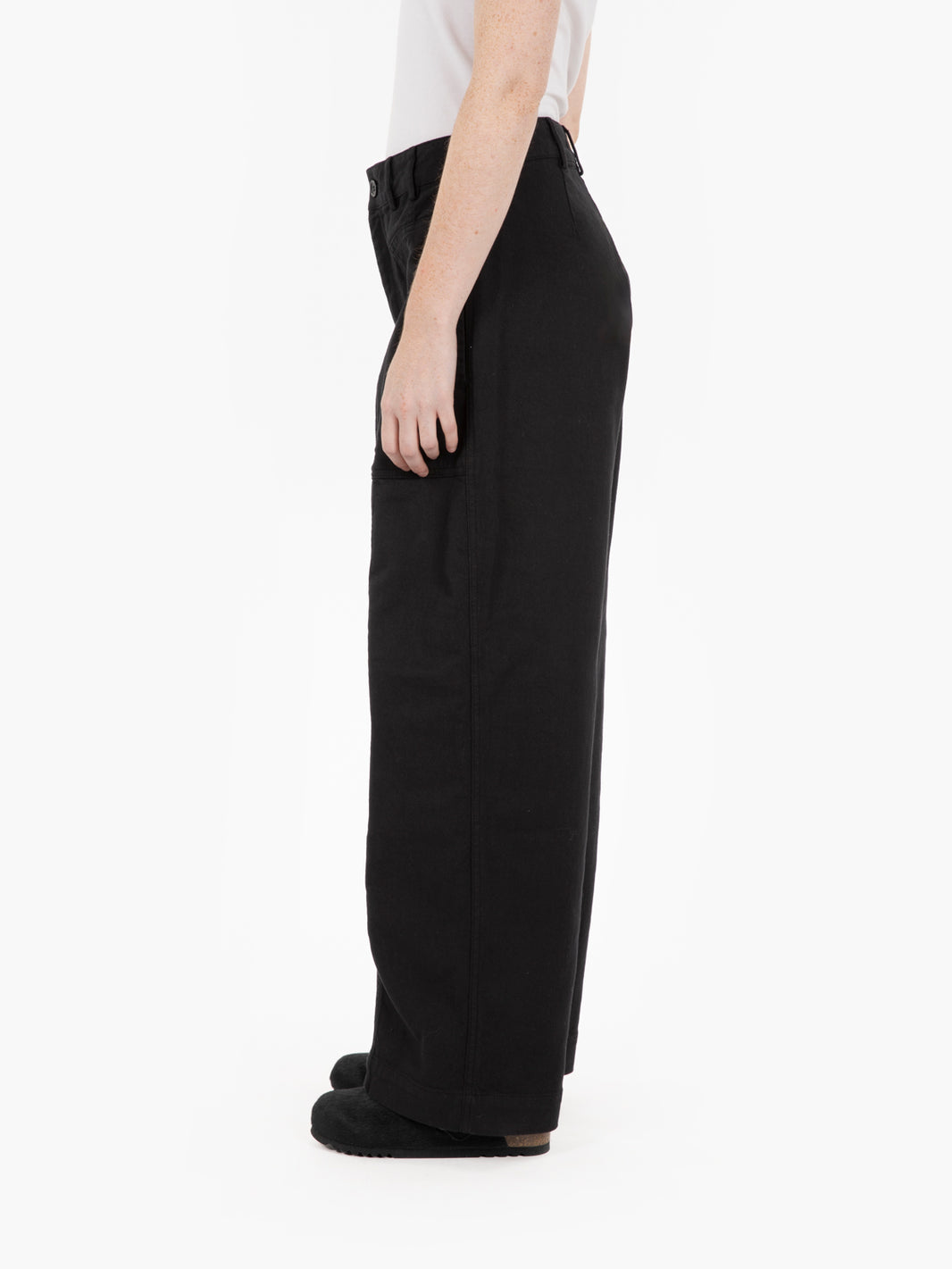 Black trousers with pockets
