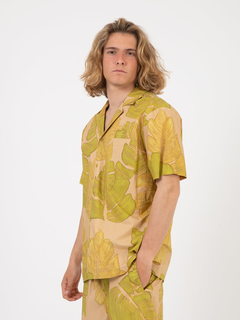 Nude / green foliage patterned M/S shirt