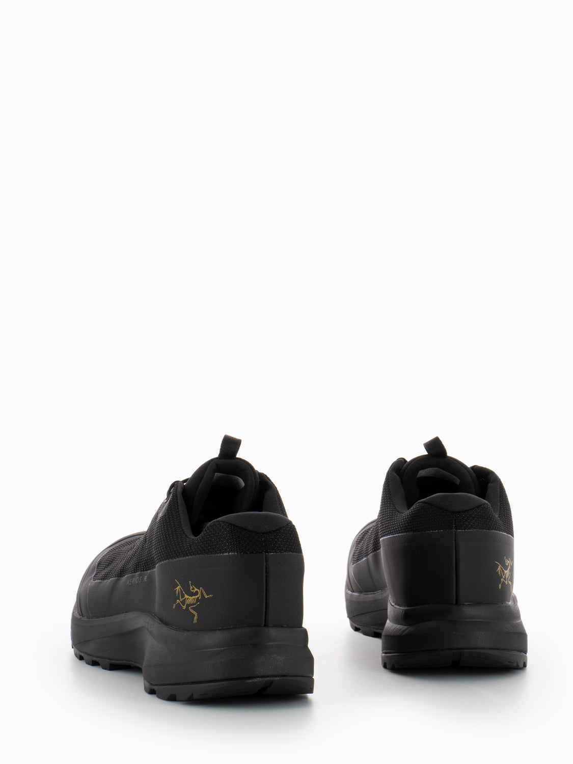 M Aerios FL 2 QTX black