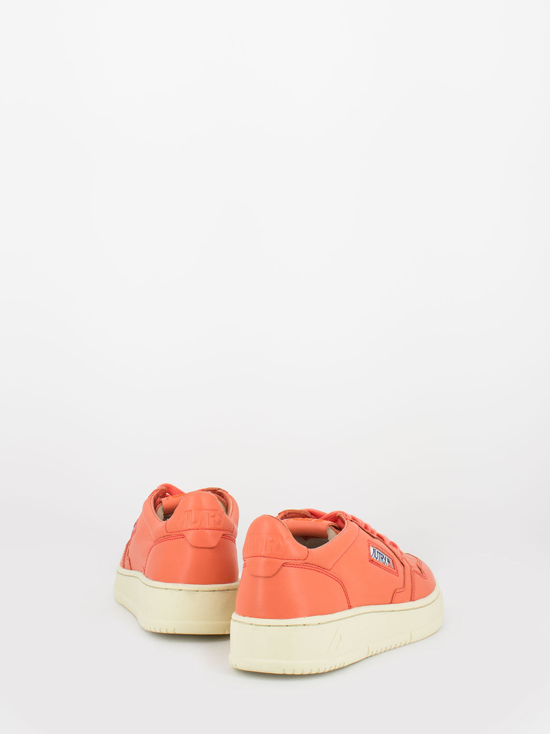 01 low goat / goat living coral