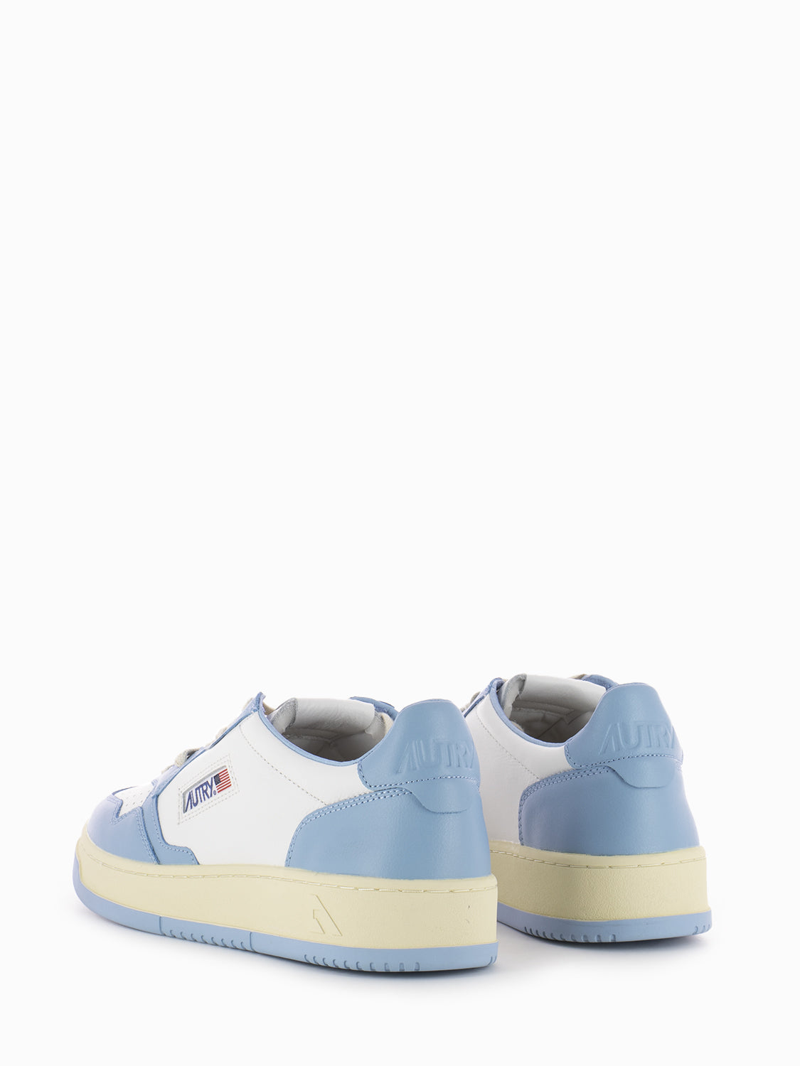 01 Low man in white / sea leather