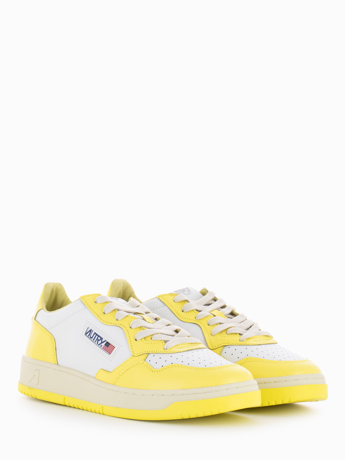 01 Low man in yellow leather