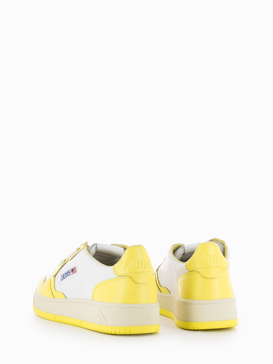 01 Low man in yellow leather